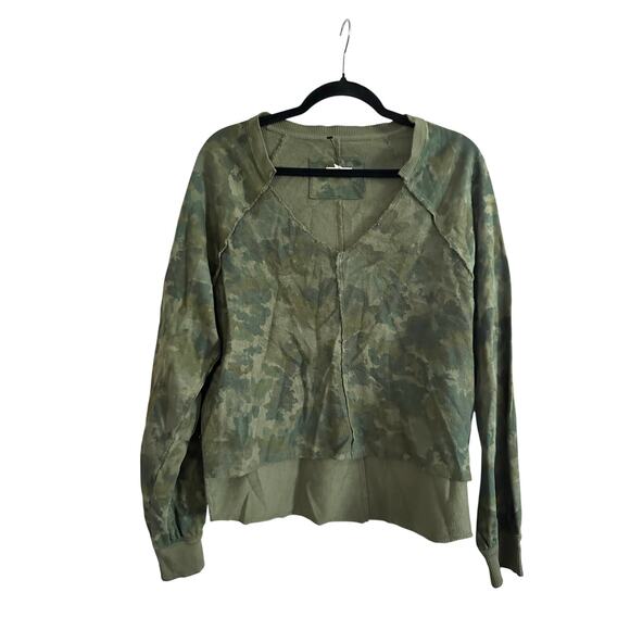 PILCRO Anthropologie Camo Reworked Popover V-Neck Boxy Hi-Low Sweatshirt - Sz S - Picture 3 of 9